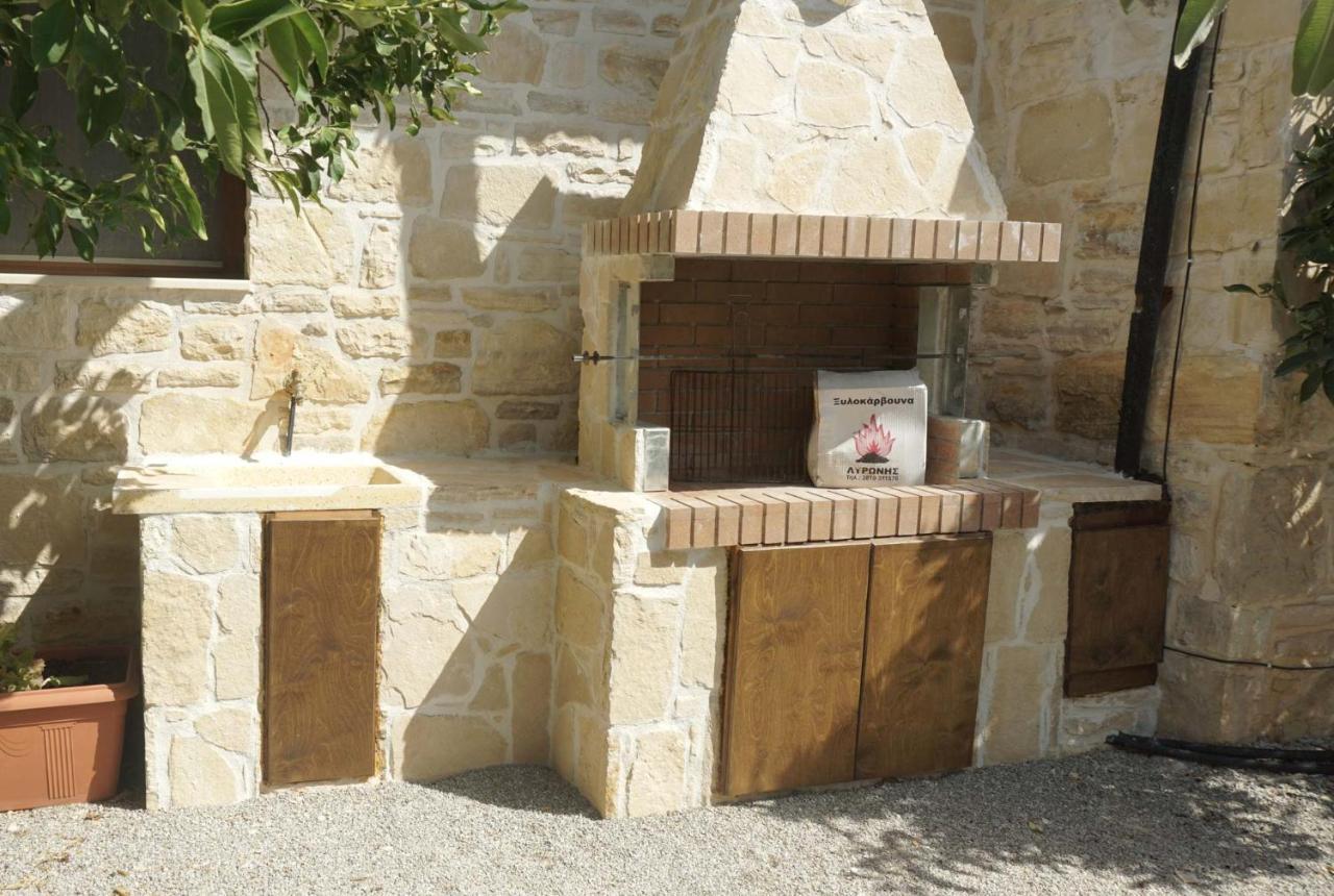 Villa Aspasia With Private Jacuzzi - Oasis Resort Kokkinos Pirgos Exterior foto