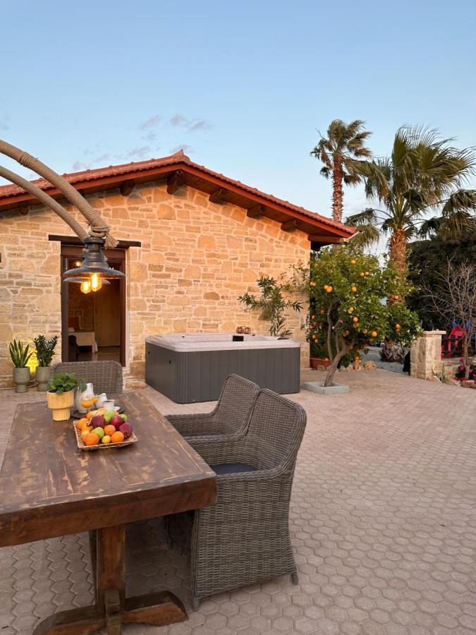 Villa Aspasia With Private Jacuzzi - Oasis Resort Kokkinos Pirgos Exterior foto