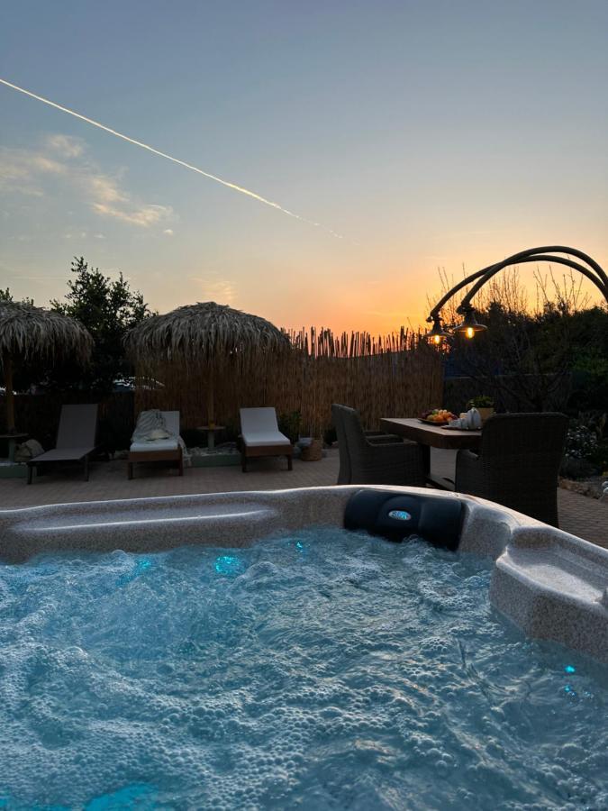 Villa Aspasia With Private Jacuzzi - Oasis Resort Kokkinos Pirgos Exterior foto