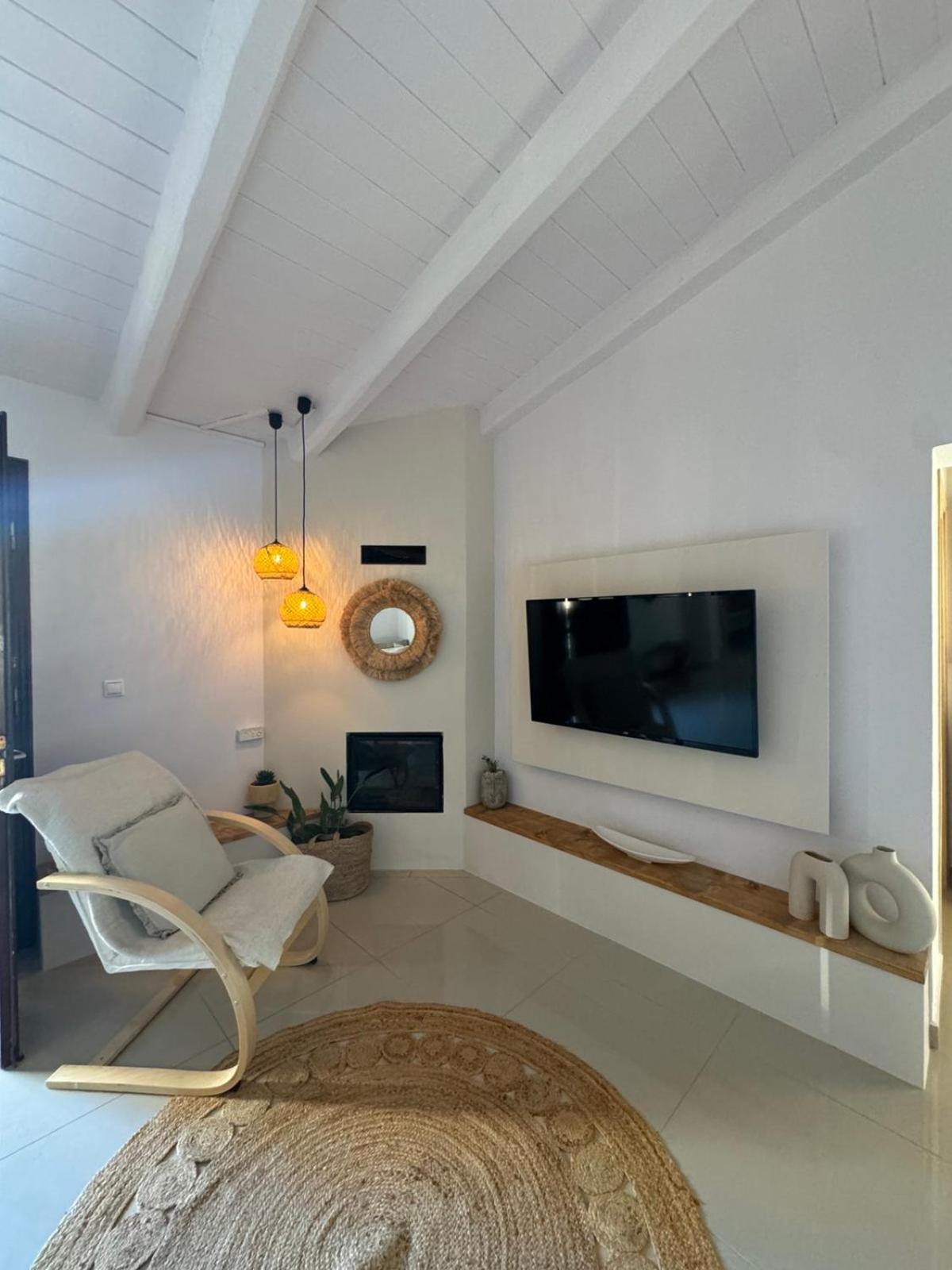 Villa Aspasia With Private Jacuzzi - Oasis Resort Kokkinos Pirgos Exterior foto